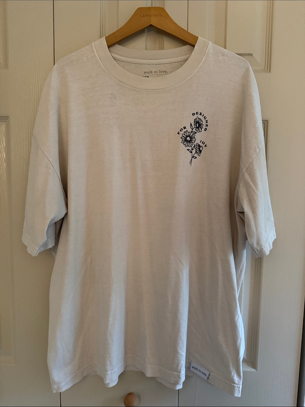 Walk in love Cream Short-Sleeve Tee with Floral Chest Graphic